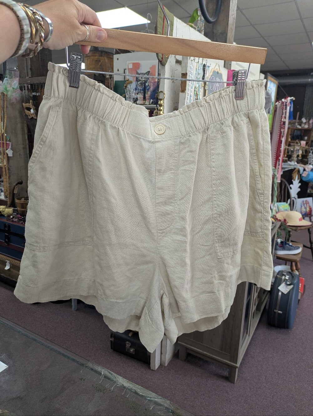 Loft Women's Cream Relaxed Linen-Blend Shorts
